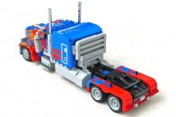 Optimus fővezér LEGO-ból 10