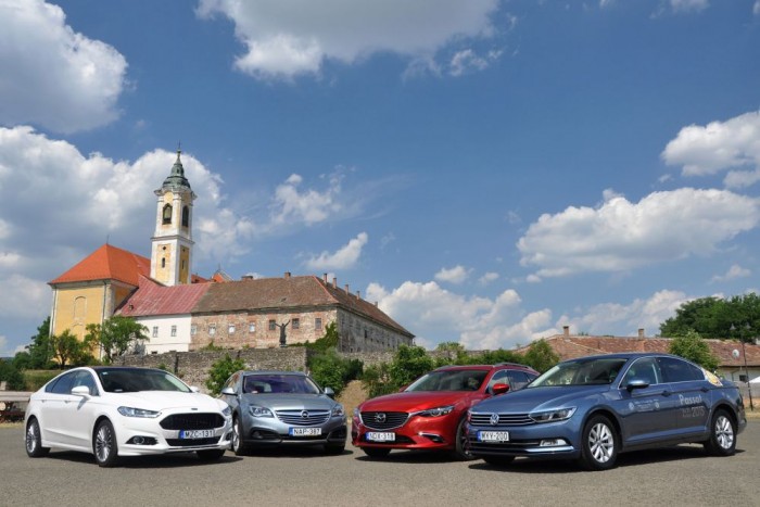 Összehasonlító teszt: melyik a legjobb középkategóriás autó? 22 Összevethető kivitelben és motorral listaáron 440 000 Ft az árkülönbség az Opel és a VW között, a többiek a kettő között mozognak. Nem oszt vagy szoroz 9-9,5 milliós listaárú autóknál