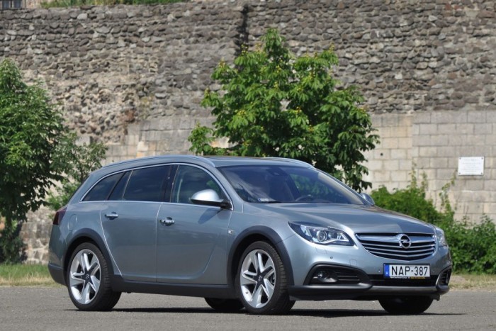 Sokat fejlődött az Insigna a modellápolással. Nem ugyanaz az autó, mint hét éve