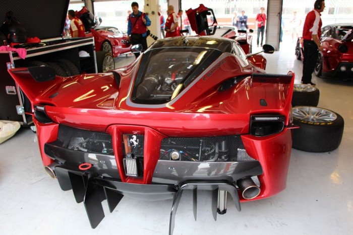 Az XX programnak nincs köze a három X-el jelölt filmművészeti alkotásokhoz, bár az élvezeti faktor valószínűleg azonos. A kiválasztott tehetős Ferrari FXX, 599XX, és FXX K tulajdonosoknak így nyílik lehetőségük körözni méregdrága pályaautóikkal, amelyek nem vehetnek részt közúti forgalomban.