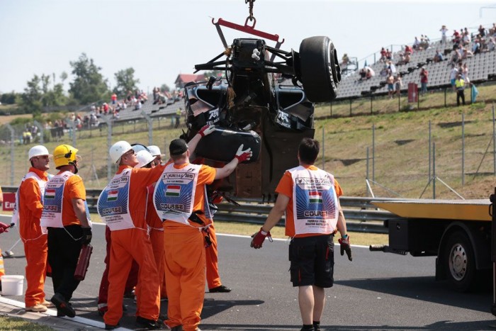 F1: Hamiltoné az edzés, Räikkönen szárnyaszegetten a 3. 6