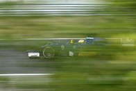 F1: Rosberg lerobbant, de élen a Merci 64