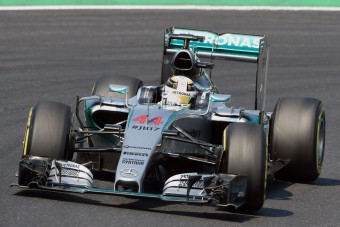 F1: Rosberg a saját farkát kergette