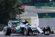 F1: Rosberg lerobbant, de élen a Merci 88