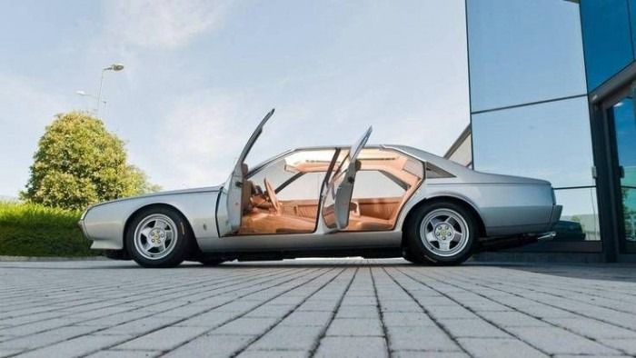 Újra eladó az egyetlen négyajtós Ferrari 6