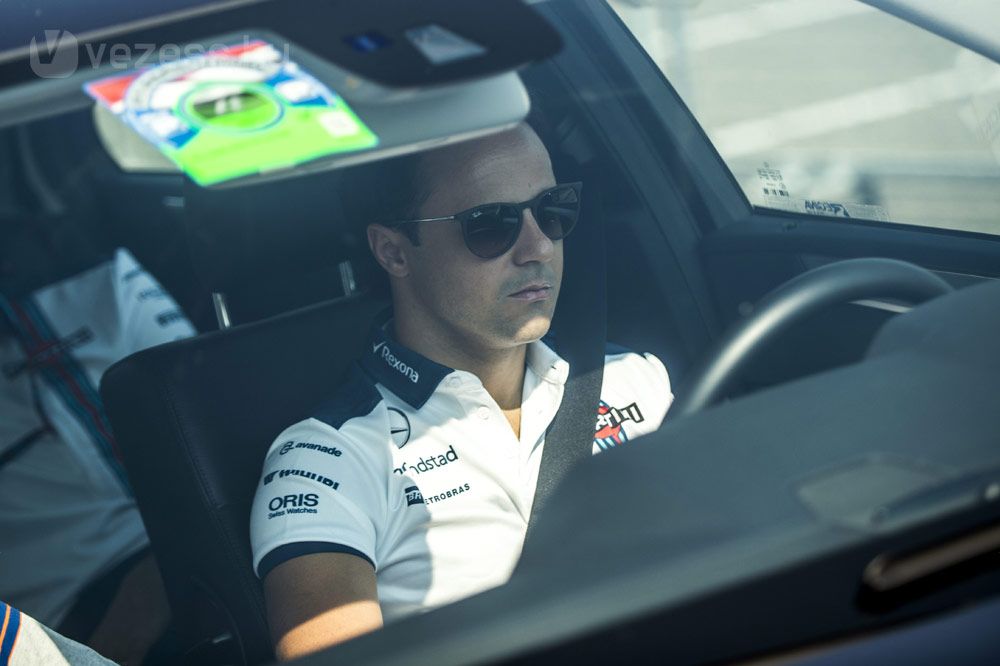 Felipe Massa vezet