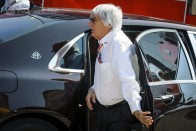 Bernie Ecclestone a Mercedes jelenlegi csúcsmodelljét az S-osztály Maybach kivitelét használja