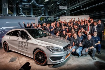 Hamilton Mercedest vett Pesten, de mégsem lett az övé a kocsi