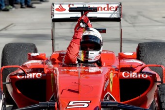 F1: Vettel fenyegetést jelent Hamiltonékra