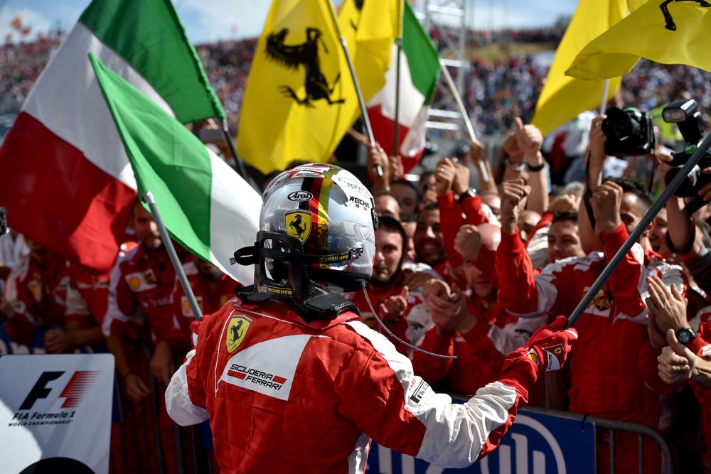 F1: Vettel fenyegetést jelent Hamiltonékra 38
