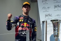 F1: Vettel fenyegetést jelent Hamiltonékra 155