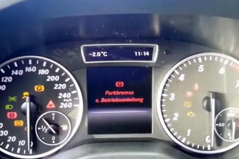 Rémisztő elektronikai baj egy Mercedesben 