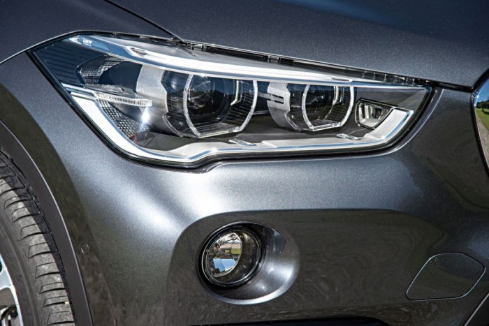 Természetesen LED-es fényszórók.