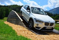 Végre igazi BMW az X1 48