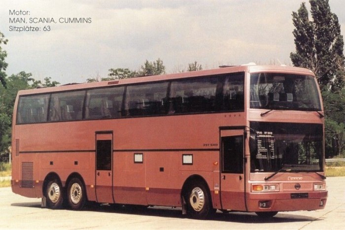 Akinek az Ikarus volt a bölcsője és a sírja is egyben 7 A 397-es alsó szintén csak egy kisebb klubhelység volt, ezért az autóbuszt "másfél emeletes" busznak nevezték.