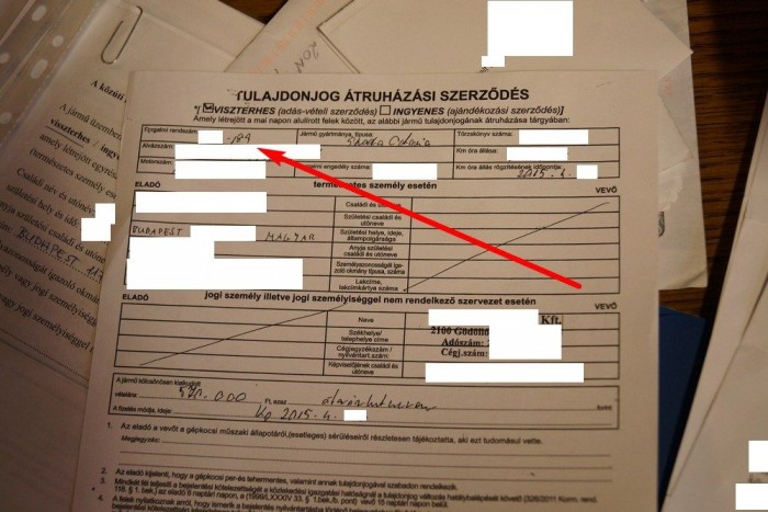 Az ember, akinek az okmányiroda ellopta az autóját 6 Azt a kis számot sikerült rosszul bevinni a gépbe az okmányirodás hölgynek. Érdekes kérdés: hogyan adhatta ki Leventének egy idegen autó adásvételi szerződését az ügyintéző?