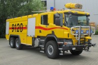 6x6-os kerékképletű Scania reptéri tűzoltó