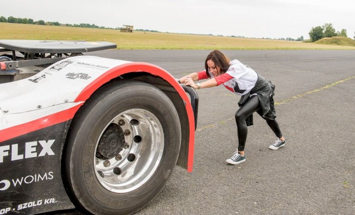 Vajna Tímea lesz az első női kamionversenyző? 7