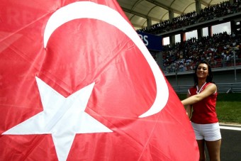 Autókereskedés lett a Forma-1-es pályából