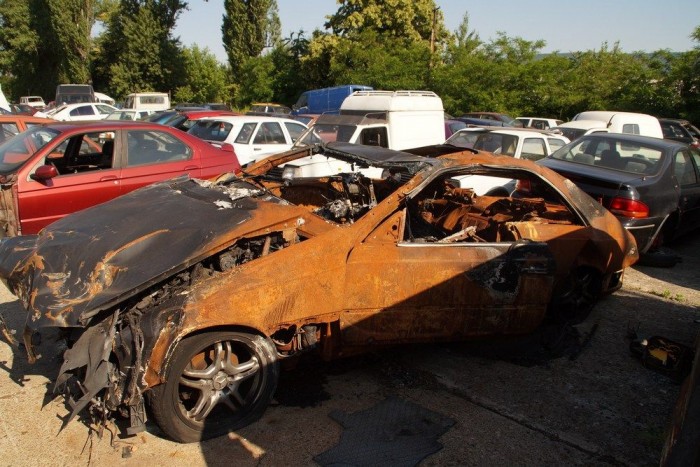 Pofátlan autós csalót kaptak el a rendőrök 6 | Vezess A CL Mercit egy filmforgatáshoz égették ki ilyen alaposan