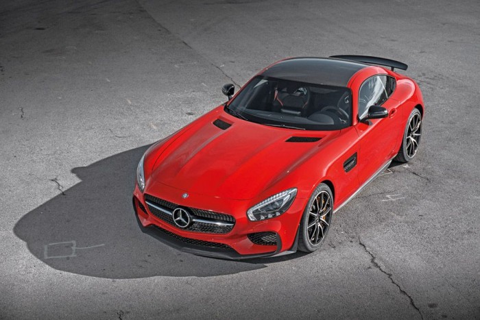 Az új mérce: Mercedes AMG GT S 4 Az Edition 1 különkiadás exkluzív karbontetővel készül, a kerámia fékrendszer ehhez is csak felárért rendelhető