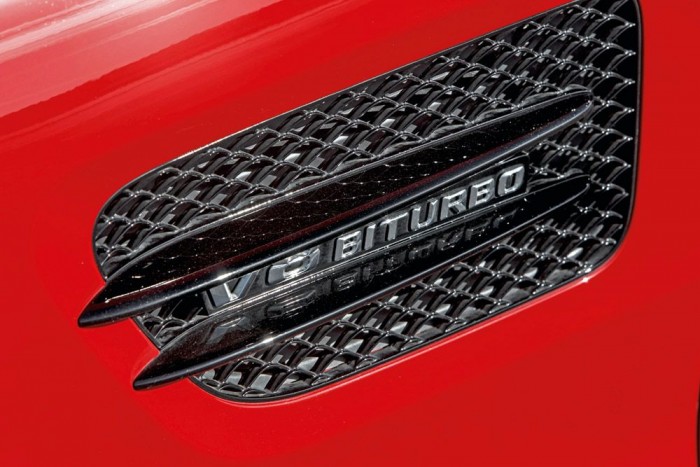 Az új mérce: Mercedes AMG GT S 7 Percenként 186 ezer fordulatot is megtehetnek a turbófeltöltő lapátjai, egy szívónál 2,3-szer több oxigént pumpálva az égésterekbe