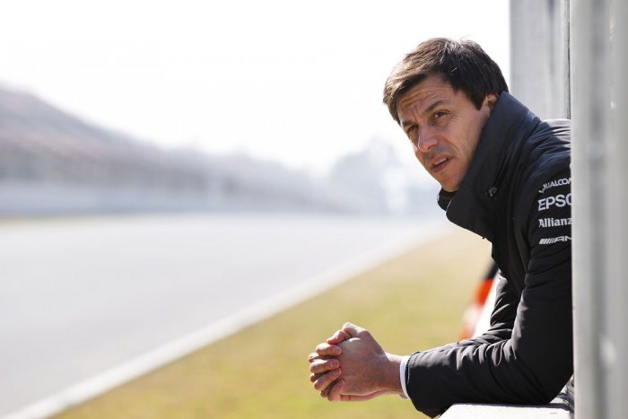 F1: A Mercedesnél nem tudják, kapjon-e motort a Red Bull 7