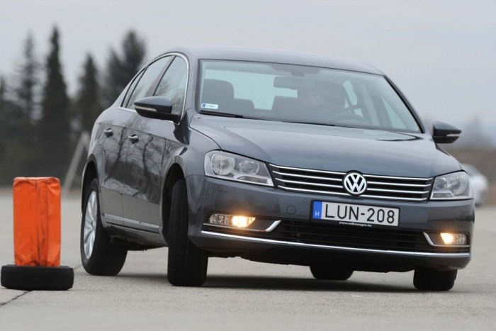 Top 10: az igazi magyar használt autók 4 9-10. Volkswagen Passat B7, 2011, 115 db. Darabra ugyanannyi érkezett a nagy ráncfelvarrás utáni Passatból, mint a 2003-as 3-asokból