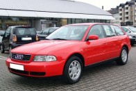 6. Audi A4 1999, 119 db. Ezzel az egy évjárattal tudott bekerülni a tízes toplistába az 1994-2001 közötti A4, de a középkategóriás Audi ettől függetlenül a használtautó-import közkedvelt célpontja