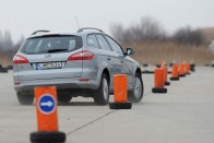 3. Ford Mondeo 2011, 135 db. Nem tudjuk, mi lehet pont a 2011-es Mondeo és Passat népszerűségének oka, talán az Euro 4 és az Euro 5 környezetvédelmi normák váltása állhat mögötte. Aki tudja, ossza meg velünk a hozzászólások között!