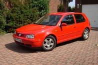 2. Volkswagen Golf 1999, 144 db. Magánemberek és nepperek is alaposan rámennek a használt négyes Golfokra. Ma is mutatós autó, de egy G Astrával vagy I-es Focus-szal szerintem jobban járna a nép