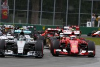 F1: Nem a két szép szeméért maradt Räikkönen 12