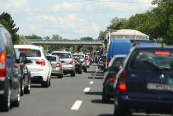 Leállítják a dugót okozó munkákat az autópályákon