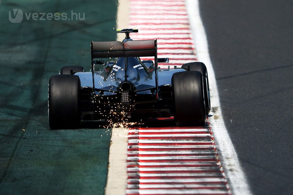 F1: Józan és bölcs döntést hozott a Ferrari Kimivel 76