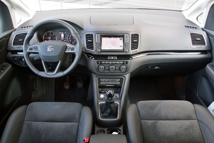 Tisztességesen összerakott, gusztusos belső