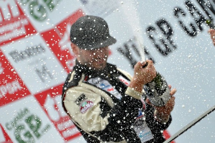 2015-ben eddig: 20 futamból 12 győzelem, plusz 2 dobogó, 10 időmérőből 8 első hely