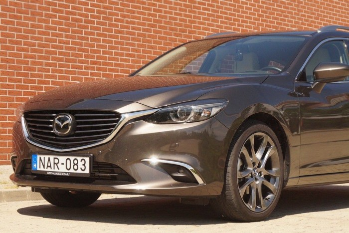 Mazda 6: olyan szép, hogy a többi mindegy is 18 | Vezess Nagyon minimalista volt a ráncfelvarrás, de jól állnak a kocsinak az apró változások