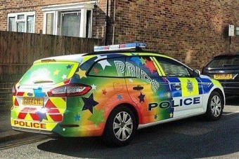 A nap képe: így készült a rendőrség a melegfelvonulásra