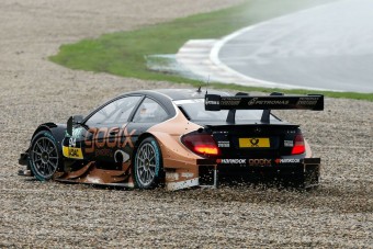 Dodzsemezett a DTM-futamon, kizárták