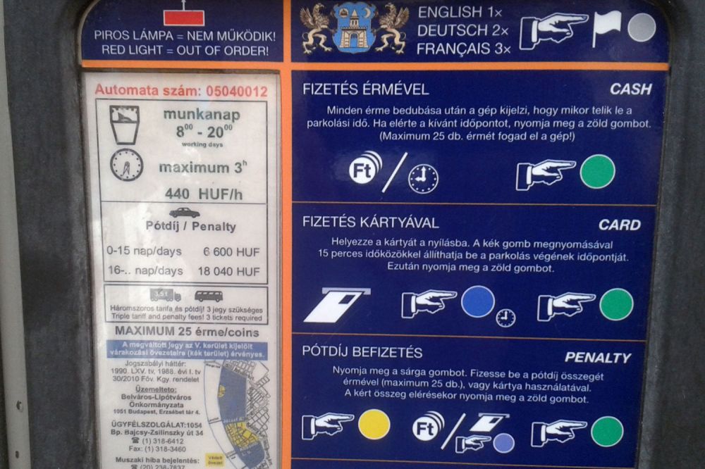 Nem egységes a lehúzás: a parkolási pótdíj a fővárosi V. kerületben a 2,7, a II. kerületben 3,3-szorosára nő 15 napon túl