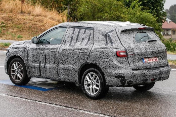 Jön a Renault hétüléses SUV-ja 2 Jön a Renault hétüléses SUV-ja 2