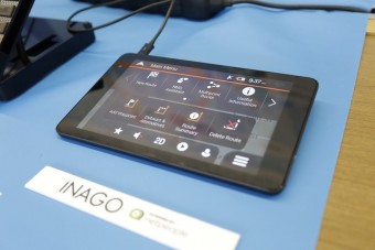 Jön a beszélő autó