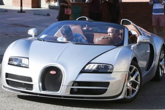 Bugatti Veyronnal csapatta a Terminátor