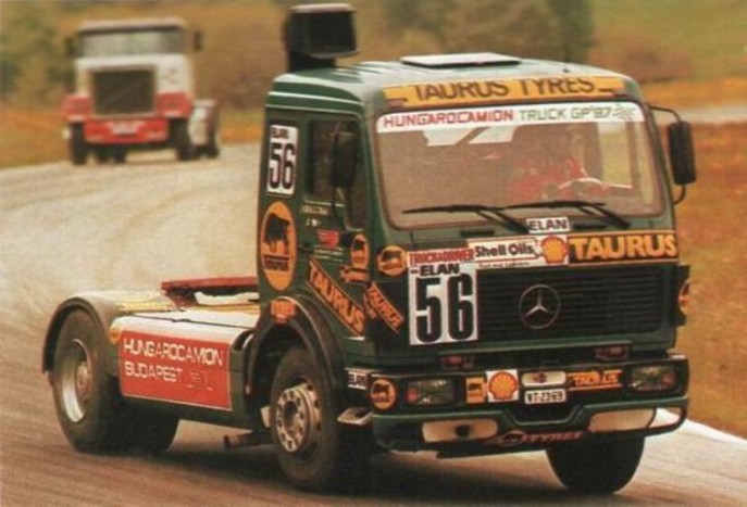 Régebben inkább az utcai kamionokra hasonlítottak a járgányok 