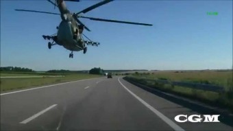 Harci helikopter tépett az autópálya felett