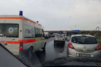 Több kilométeres dugó az M3-son
