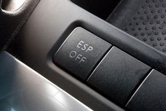 Tele vannak biztonsági extrákkal a hazai használt autók