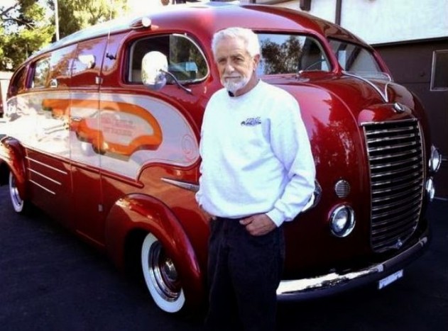 Art Himl, a jármű jelenlegi tulajdonosa a '60-as évek végén fedezte fel a Zeppelin Roadlinert