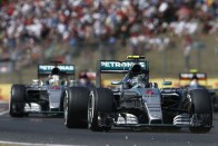 F1: Kitüntetik a Mercedes-csapatot 6