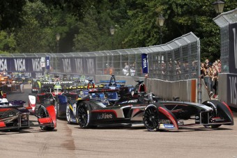 Forma-1-bajnok igazolt a villany-F1-be